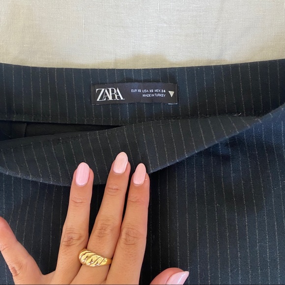 Zara black pinstriped skirt - Picture 3 of 3